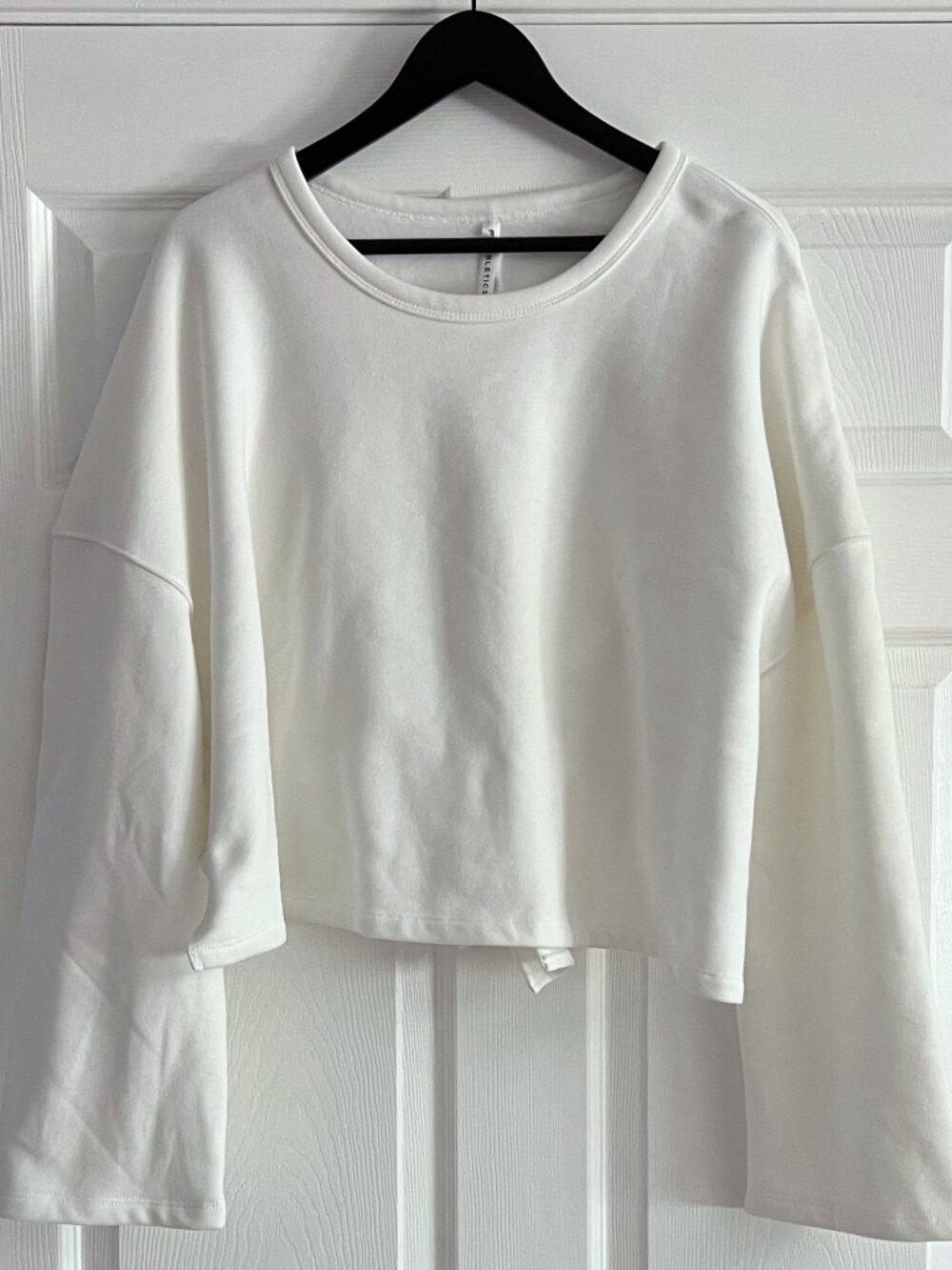 Fabletics Skye Tie Open Back White 3/4 Sleeve Cropped Pullover – 1X NWT